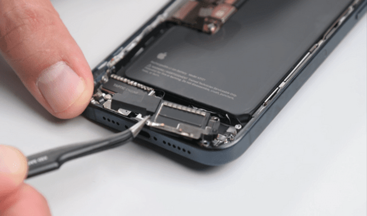 Service Provider of iPhone Repair in New Delhi, Delhi, India.